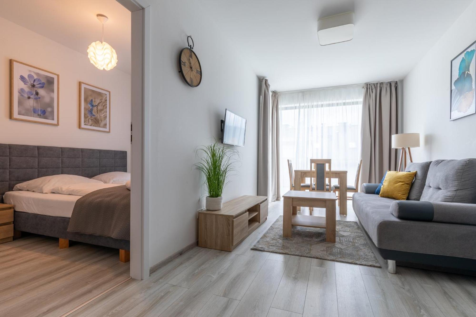 Rentplanet - Apartamenty Schroniskowa 스클라르스카포렘바 외부 사진