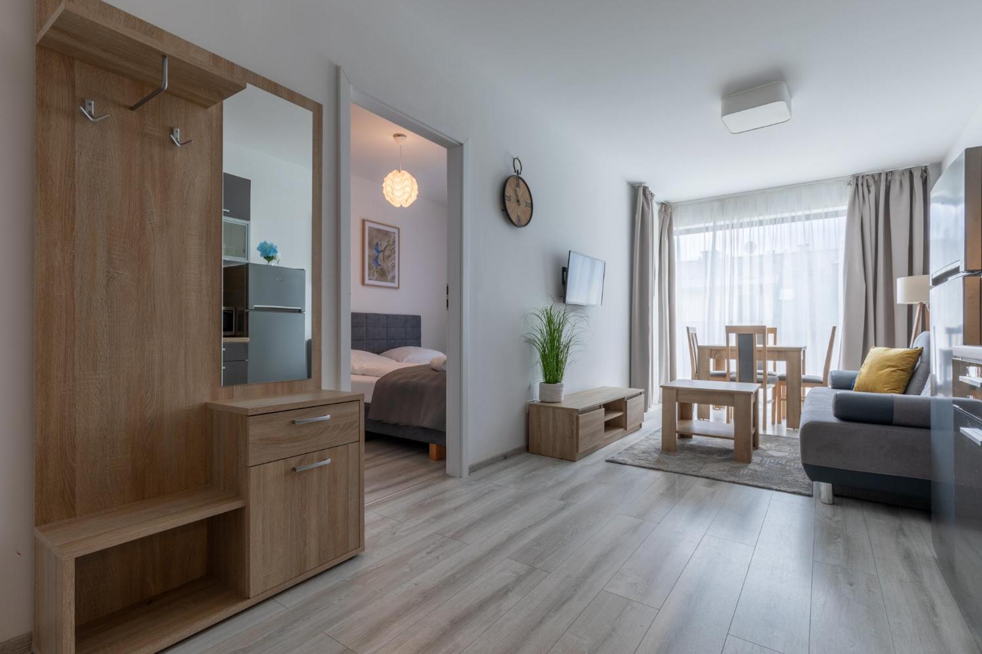 Rentplanet - Apartamenty Schroniskowa 스클라르스카포렘바 외부 사진